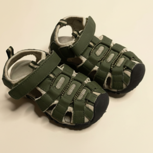 Sandaler i grøn